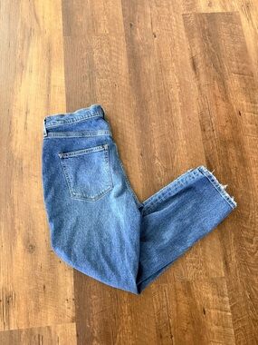 Ayr Yes Yes Yes Distressed Crop Jean 34